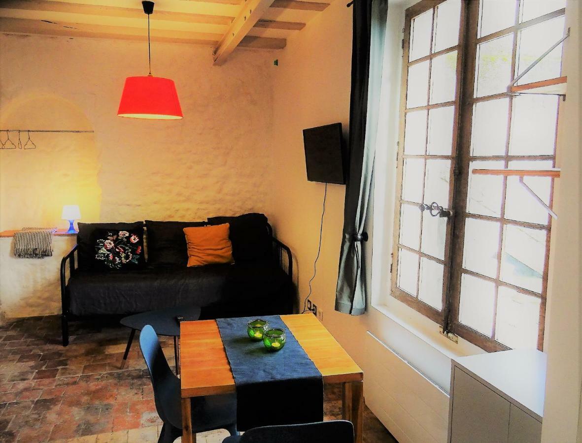 Appartement Spacieux Avec Une Vue Sur Tours Exteriör bild